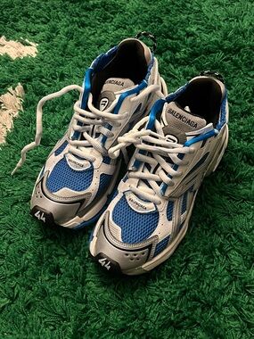 Balenciaga runner size 44/ size 11 🔥🔥